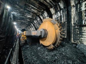 国内首套煤矿专用地面压裂撬装装备研发成功